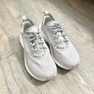 APL Streamline lilac women’s sneakers size 6.5.